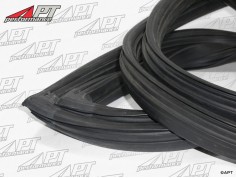 Windscreen rubber seal Alfetta Berlina 1,6 -  1,8  12.81