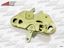 Latch mechanism for rear trunk lid Fastback Spider