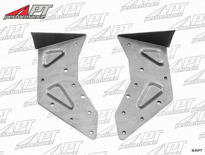 Strengthening panels for engine comparment 105 / 115