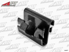 Clip for outer chrome door top trim Spider